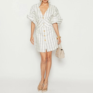 Vestido Casual de Verano 2026 para Mujer, con Falda Corta a Cuadros, Cuello en V, Cintura Alta, Hebilla Metálica Decorativa y Cordón Ajustable - Product Image 4