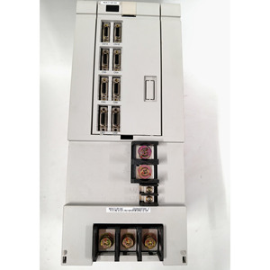 MDS-C1-SP-300 DCS Axis Drive, Motor de CA con Construcción de Aluminio y Plástico para Automatización Industrial - Product Image 1