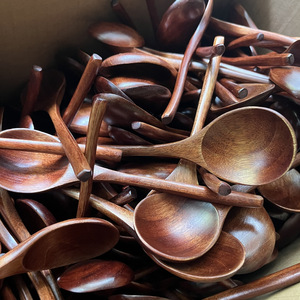 Cuchara de madera Nanmu para niños, vajilla de madera portátil con mango corto para niños, utensilios de alimentación para bebés - Product Image 3