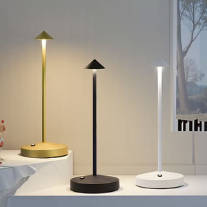 Dreifarbige dimmbare LED-Touch-Licht USB Wiederauf ladbare Nacht lampe Umgebungs beleuchtung für Esszimmer Bar Party Dekor und Geschenke - Product Image 2