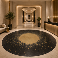 Médaillon mosaïque rond noir et or de luxe pour le sol du hall d'hôtel, carrelage artistique en verre et pierre personnalisé pour la décoration du hall et de la salle de bain de villa