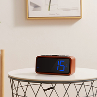 Réveil de bureau moderne avec radio, luminosité réglable, affichage numérique, alimentation CA/adaptateur, fonction alarme FM et fonction snooze