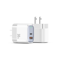 Adaptor ponsel 30W PD pengisi daya Logo kustom pengisi daya dinding USB A Tipe C adaptor perjalanan