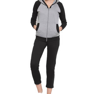 2025 última llegada chándales de moda de Invierno para mujer superventas ropa deportiva pantalones cortos patrón sólido logotipo personalizado diferentes colores - Product Image 1