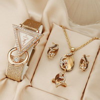Ensemble Montre à Quartz, Collier, Boucles d'Oreilles et Bague Femme à Vente Chaude, Cadran en Verre à Motif Paon, Incrustation Diamant Triangle et Cuir Mat