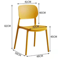 Chaise en plastique monobloc moulé sans soudure, durable, imperméable et empilable pour salle à manger, usage domestique, design contemporain minimaliste