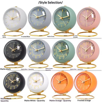 Horloge de bureau rétro simple verte, alimentée par piles, silencieuse, sans tic-tac, affichage numérique, petite taille, veilleuse électronique