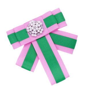 ミニマリストトレンディなデザイン手作りサテン蝶ネクタイピンピンクとグリーントーン繊細なソロリティアルファギフトブローチ - Product Image 3