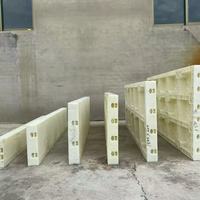 Panneaux de coffrage en plastique creux légers et réutilisables, conception étanche pour la construction de murs, dalles et colonnes en béton