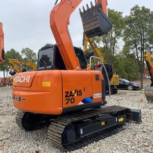 Mini-excavatrice sur chenilles Hitachi ZX70-5G d'occasion avec moteur ISUZU et équipement de construction - Product Image 3