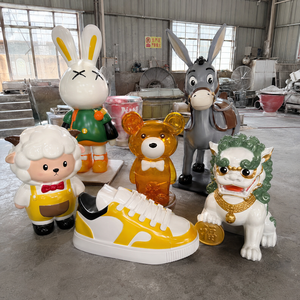 Sculpture animale éco-responsable en résine émaillée, modèle Sheep Shoe Candy Bear, grand lapin de 150 cm, âne grandeur nature, à vendre - Product Image 2