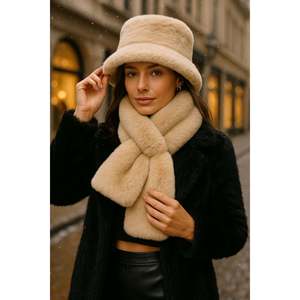 Ensemble chapeau et écharpe en peluche beige importé - Ensemble d'accessoires d'hiver doux et chauds de qualité supérieure 01-1 - Beige - Product Image 5