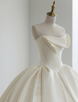 Vestido de Novia Clásico sin Tirantes, Estilo Princesa, en Satén Color Marfil, con Cola Catedral, Velo, Petticoat y Guantes Incluidos