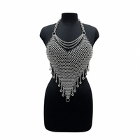 Chaîne de corps en métal argenté poli, style gilet halter en maille, pour femme, idéale pour les fêtes à la plage, les tenues de club et les tenues de rave