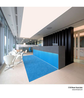 Comptoir d'accueil moderne en surface solide KRION, design classique avec éclairage inférieur, pour hôtels et hôpitaux, en bois/ Pierre