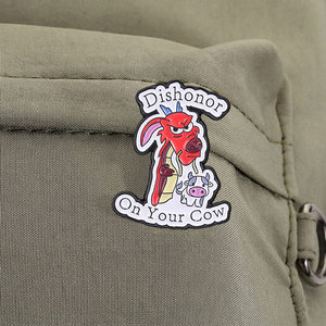 Broche en émail drôle de personnage d'anime, motif dessin animé 'Dishonor On Your Cow' Dragon et Vache, pour la décoration de sac à dos - Product Image 4