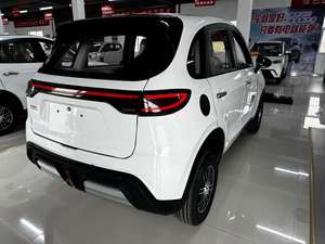 Mempromosikan mobil SUV energi baru berkecepatan tinggi yang luas dengan interior yang nyaman, cocok untuk tamasya keluarga. - Product Image 3