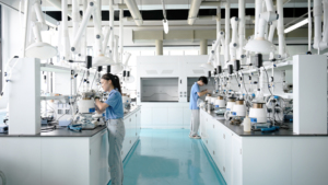 Eccellente incollaggio 1K PUR adesivo liquido PUR colla Hot Melt rapida polimerizzazione <span class=keywords><strong>colore</strong></span> chiaro per rivestimento in pelle - Product Image 5