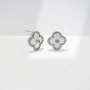 Pendientes de plata 925 con baño de oro, piedras preciosas, hipoalergénicos, elegantes, con diseño de trébol, a la moda. - Product Image 2