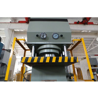 Presse hydraulique à colonne unique multifonctionnelle de petite et moyenne taille à vitesse rapide de 63 tonnes avec fonction rapide et lente
