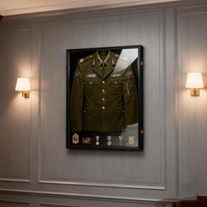 Vitrina de exhibición de camisetas auténticas con marco negro de FSC Uniform Storage Memorial <span class=keywords><strong>Artworld</strong></span> Displays - Product Image 5
