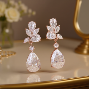 Orecchini Pendenti E2096 in Oro Rosa con Cristalli e Strass, Stile Romantico da Sposa, Forma a Goccia con Incastonatura a Griffe - Product Image 2