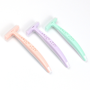 Rasoio Usa e Getta Premium per Donne con Striscia Lubrificante Idratante, Lama di Sicurezza in Acciaio Inossidabile Affilata per Corpo/Viso Sensibile - Product Image 5