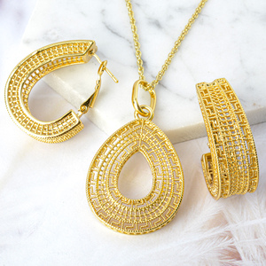 Joyería de Moda de Alta Calidad, Juego de Collar y Aretes de Latón Chapado en Oro de 18k para Novia, Regalo para Mujer, Ideal para Compromiso, Boda o Aniversario - Product Image 5