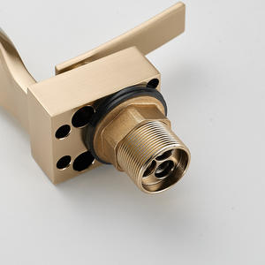 <span class=keywords><strong>Rubinetto</strong></span> di lusso in ottone con supporto a ponte per <span class=keywords><strong>rubinetto</strong></span> leggero a tubo piatto con spazzolatura a foro singolo manico a cascata miscelatore caldo freddo - Product Image 4