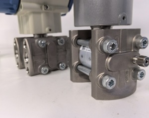 เครื่องส่งสัญญาณความดันแบบหลายตัวแปร 40kPa การคำนวณอุณหภู<span class=keywords><strong>ม</strong></span>ิของของเหลวและความดันพร้อมการชดเชยการไหล - Product Image 6