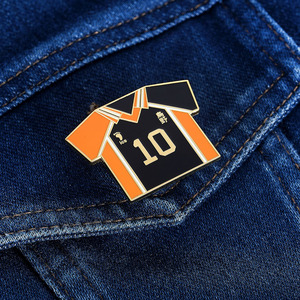 Anime Bóng Chuyền Jersey Áo Sơ Mi Kim Loại <span class=keywords><strong>Pins</strong></span> Số 10 Trâm Người hâm mộ Thể Thao Bộ Sưu Tập Huy Hiệu Tùy Chỉnh Men Cứng Pin - Product Image 3