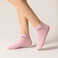 Chaussettes courtes personnalisées avec logo, en gros, en maille respirante, en coton, pour la course et le sport, pour femmes, fabricant OEM