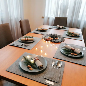 Tovaglietta in Feltro e Similpelle con Logo Stampato Personalizzato, Sottopiatto Promozionale per Tavolo da Pranzo - Product Image 4