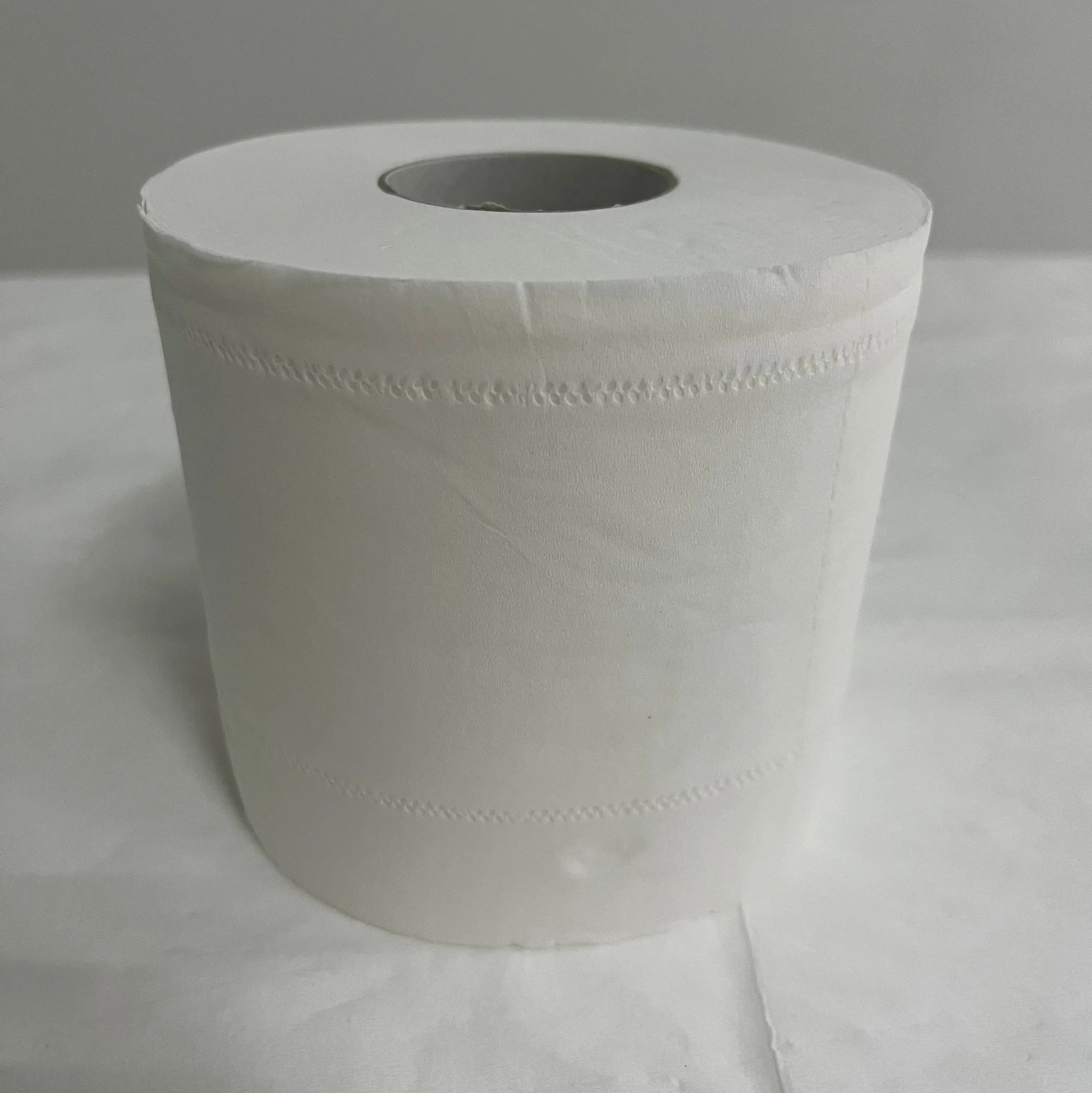 Groothandel Witte Op Maat Gemaakte Bamboe 3ply Badkamer Papier Reliëf Rol Papier Toiletpapier