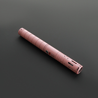 Sabres laser rose et blanc les plus populaires de Nexussabers, base simple personnalisée, contrôle du mouvement Pixel Xeno3.0 avec haut-parleur basse amovible