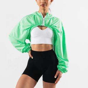 Nuove donne personalizzate che corrono giacca da palestra <span class=keywords><strong>Oversize</strong></span> giacca <span class=keywords><strong>impermeabile</strong></span> in tessuto con cappuccio giacche corte da esterno - Product Image 1