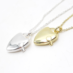 Collar con Colgante de Medallón en Forma de Corazón con Foto Conmemorativa y Biografía, Chapado en Oro de 18K, con Logotipo Grabado Personalizado - Product Image 6