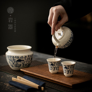 Service à thé Kung Fu avec théière et deux tasses, fonction eau bouillante, pour bureau et réception - Product Image 3