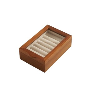 Boîte à bijoux en bois avec compartiments pour bagues, pour rangement et présentation, design uni, taille personnalisable - Product Image 1