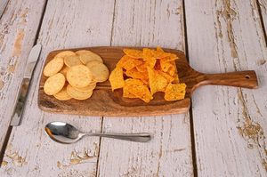 Tabla de cortar de madera de bambú natural con diseño ligero, opción duradera y ecológica para la preparación de alimentos limpios y seguros - Product Image 5