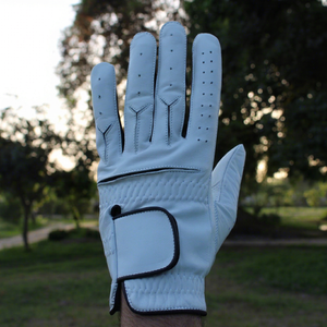 Gants de golf blancs de qualité supérieure à doigts entiers pour la main gauche, respirants et perforés, avec sangle de poignet réglable - Product Image 1