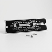 Étiquette de porte personnalisée en aluminium argenté avec lettres en relief, sérigraphiée, résistante au feu, avec code QR et numéro de série gravé