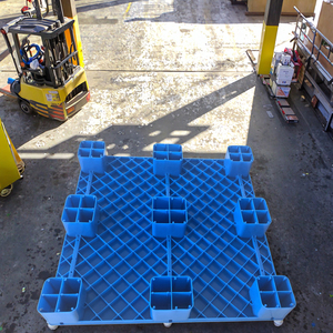 Tùy chỉnh 9 feet phẳng <span class=keywords><strong>Pallet</strong></span> <span class=keywords><strong>container</strong></span> vuông 1000*800*150 mét đôi phải đối mặt với phong cách với 4-way mục - Product Image 3