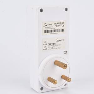 Protector de TV Kecn con Enchufe de 13 Amperios y Función de Autoprueba para Protección de Voltaje - Product Image 2