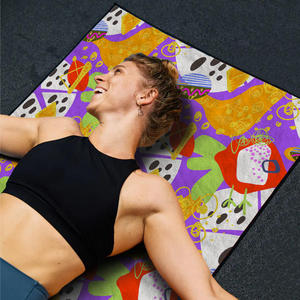 Venta al por mayor de toallas de playa ligeras de microfibra de lujo de gran tamaño resistente a la arena diseño personalizado adultos niños novedad - Product Image 6