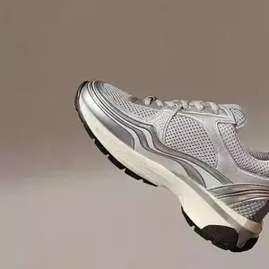 Nouvelles chaussures de marche décontractées de luxe, dessus en mesh, semelle en cuir, qualité supérieure, chaussures de sport tendance pour hommes et femmes - Product Image 5
