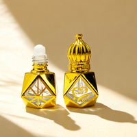Bouteille de parfum dorée vide de style arabe 6ml 8ml Bouteille d'huile rechargeable en verre avec bouchon en forme de dôme et boule roulante en acier