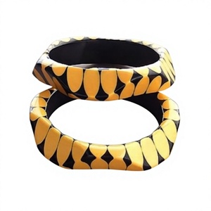 Fashion Geometric Pattern Resin <b>Bangle</b> <b>Bracelet</b> Unisex Stylish <b>Bangle</b> Trendy Design Acrylic Jewelry White Black Fancy Party - Product Image 6