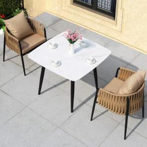 Ensemble <span class=keywords><strong>de</strong></span> table et <span class=keywords><strong>de</strong></span> chaises d'extérieur moderne et élégant - Table ronde <span class=keywords><strong>de</strong></span> loisirs pour terrasse avec quatre chaises - Product Image 4
