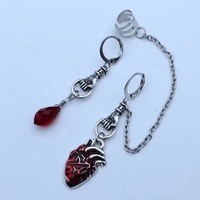 Boucles d'oreilles battement de cœur asymétrique, chaîne de manchette d'oreille Clip bijoux cadeau gothique Vampire longue chaîne boucle d'oreille pour femmes